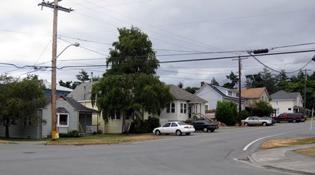 Homes on Fourth St. 2009-0627_zoning_fight.jpg