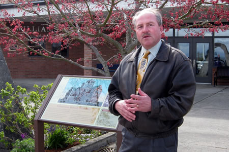 2010-0406_historical_panels.jpg 2010-0406_historical_panels.jpg