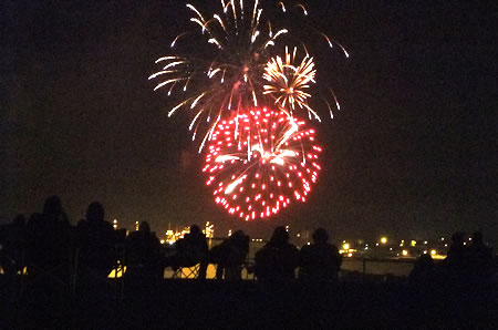 2010-0704_fireworks.jpg 2010-0704_fireworks.jpg
