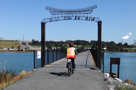 2010-0730_trestle_arch.jpg 2010-0730_trestle_arch.jpg