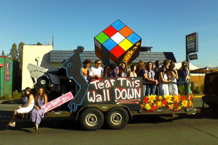 2010-1015_homecoming.jpg 2010-1015_homecoming.jpg