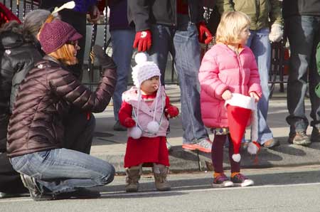 2012-1208-christmas-parade1