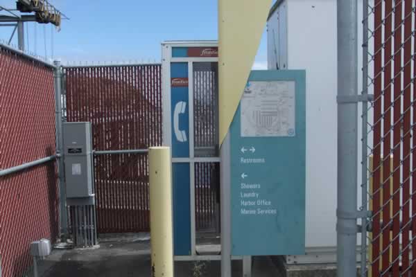 2013-0818 phone booth