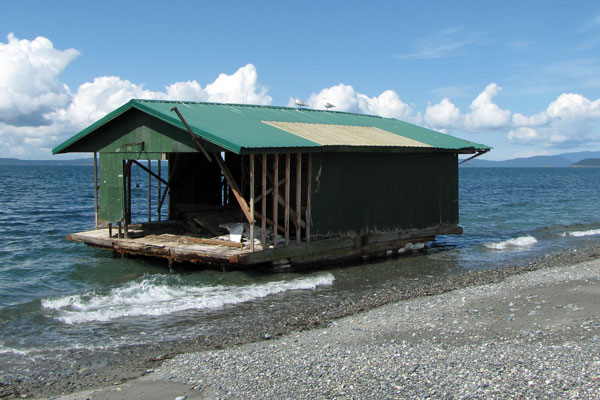 2014-0507-houseboat1