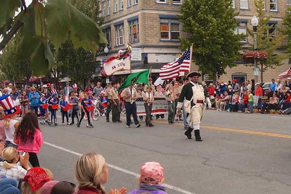 2016 0704 parade4 600